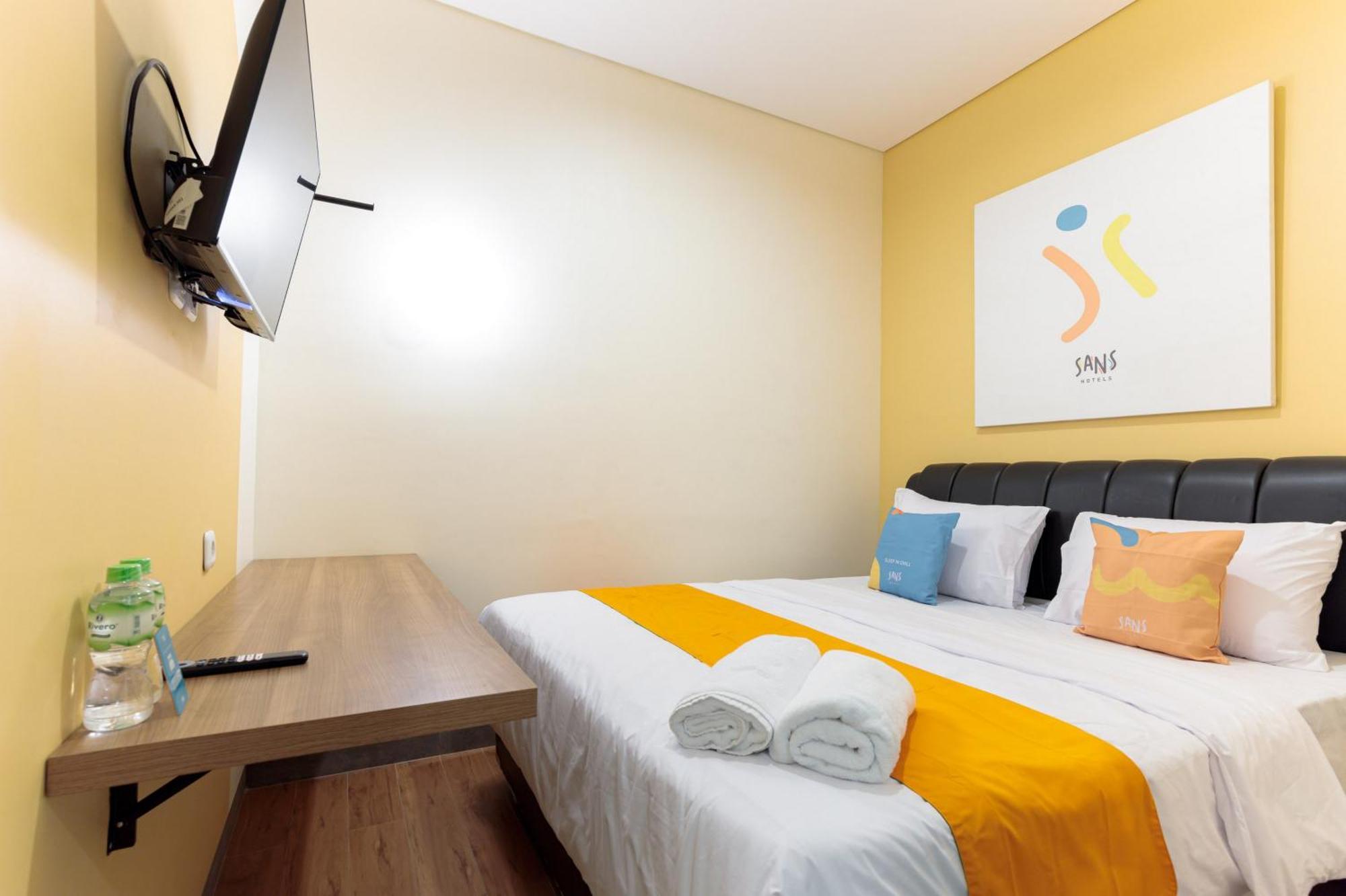 Sans Hotel Kelapa Gading Dżakarta Zewnętrze zdjęcie
